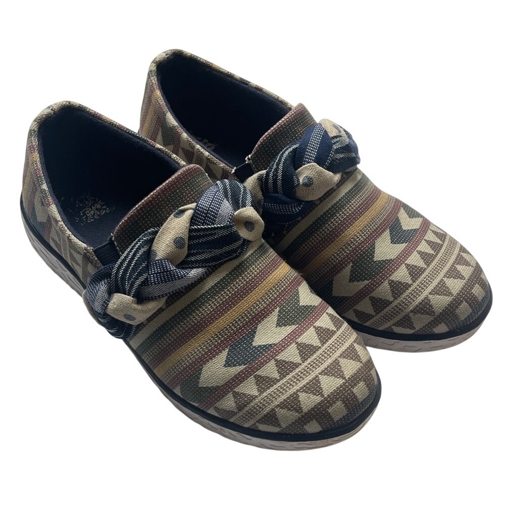 Muk Luks Aztec Patterned Slip-On Shoes‎ 7